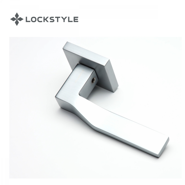 Ручки дверные LOCKSTYLE GRAND CBM матовый хром